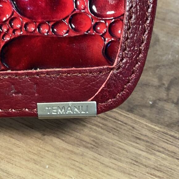 Temanli Red Croc Emboss Leather Silver Hardwear Multi Card Holder Bi-Fold Wallet - Picture 16 of 16